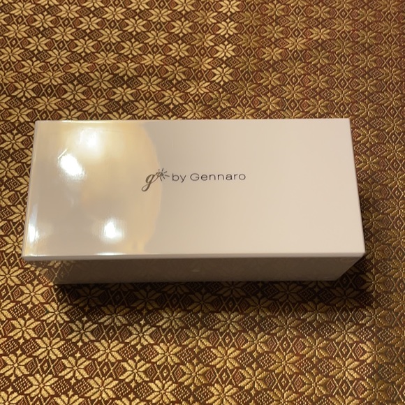 G by Gennaro Makeup Brush Holder - Picture 3 of 4